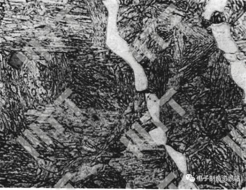 10Cr13淬火温度：1000℃ ～1050℃，组织为马氏体＋少量δ铁素体
